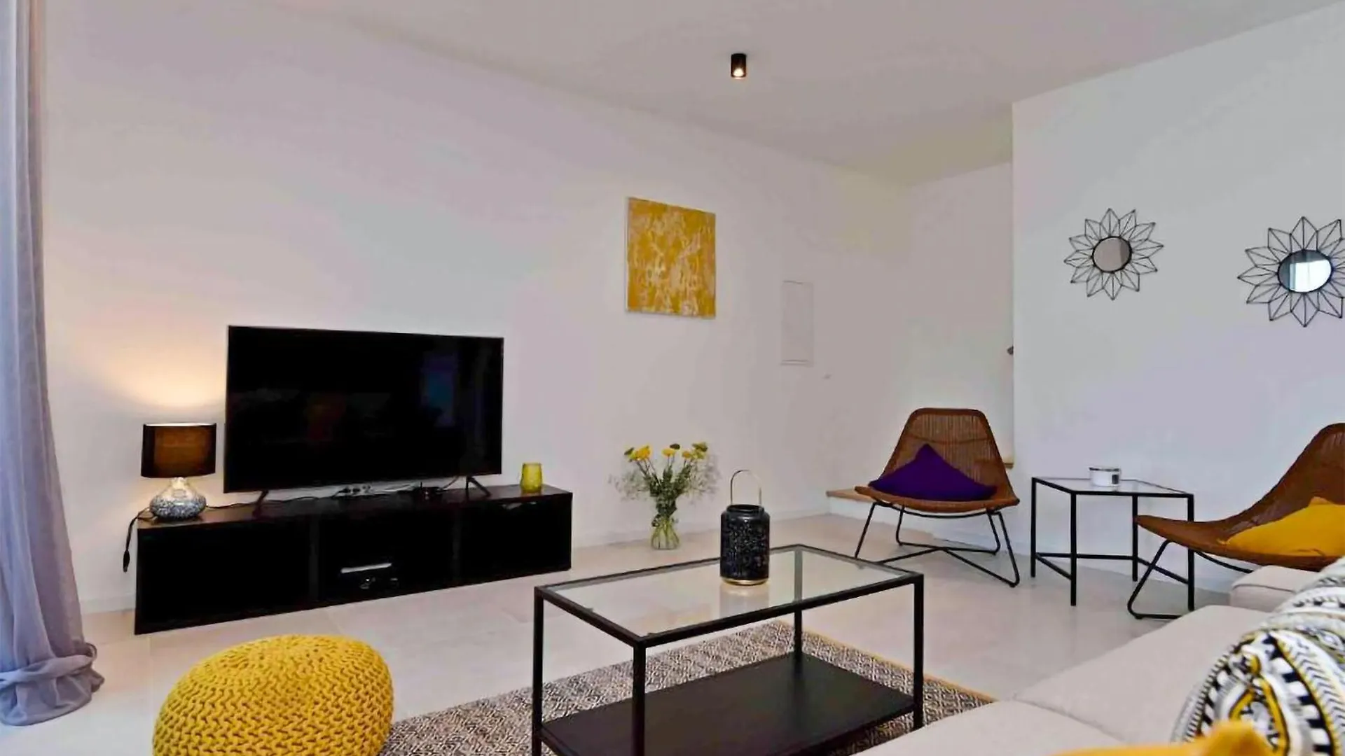 Cozy Home In Icici With Harbor View 0*,
